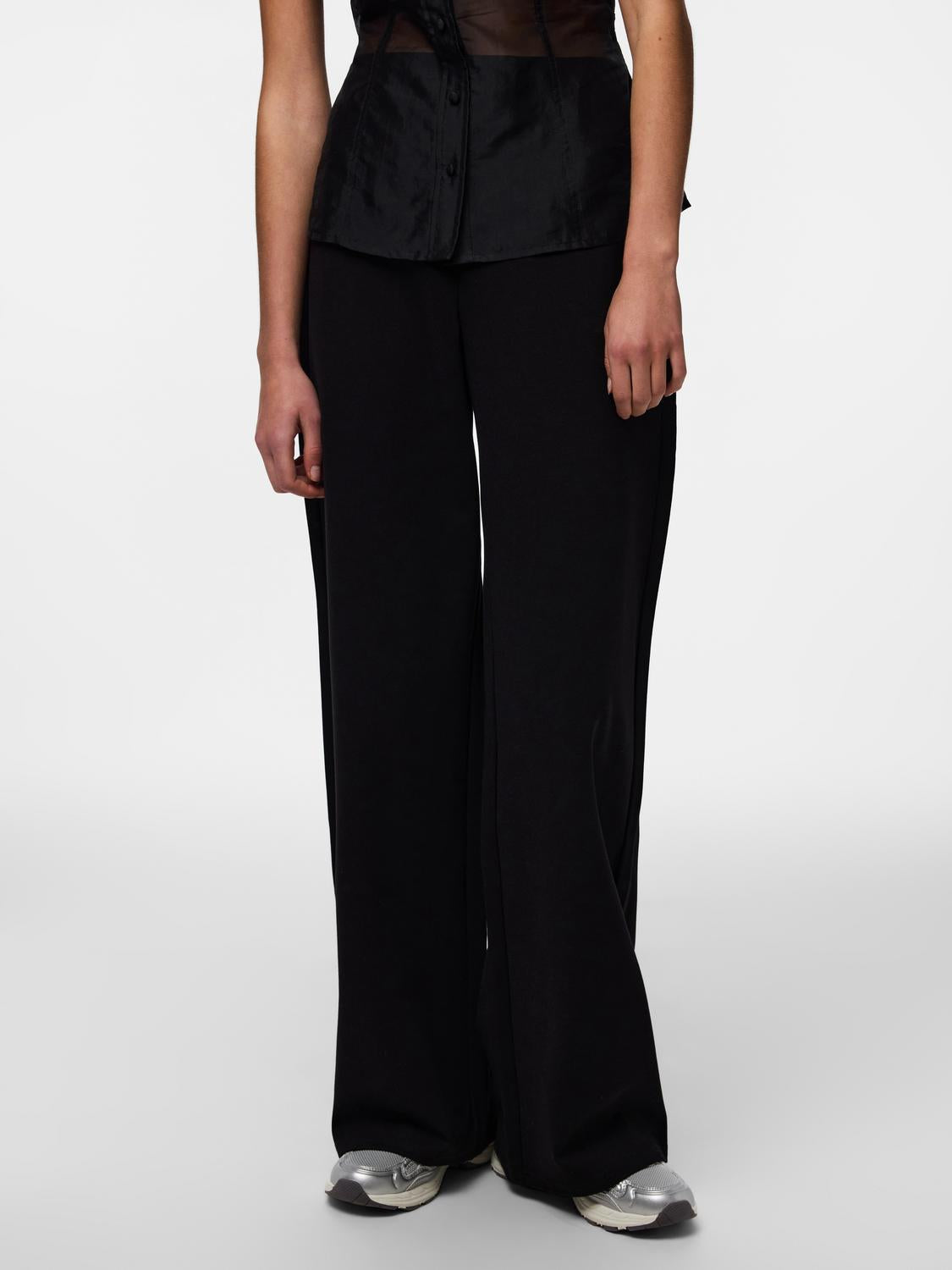 model_shot-front