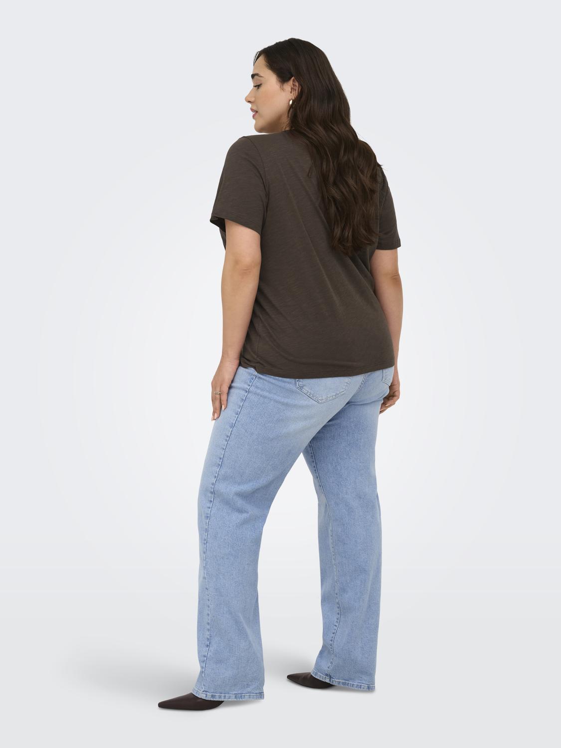 model_shot-back