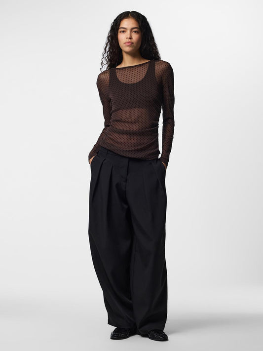model_shot-front_full