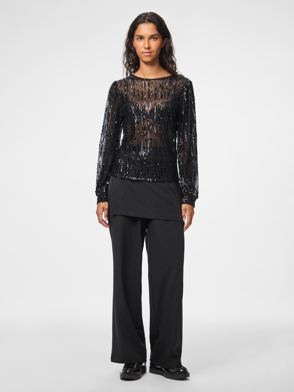 model_shot-front_full