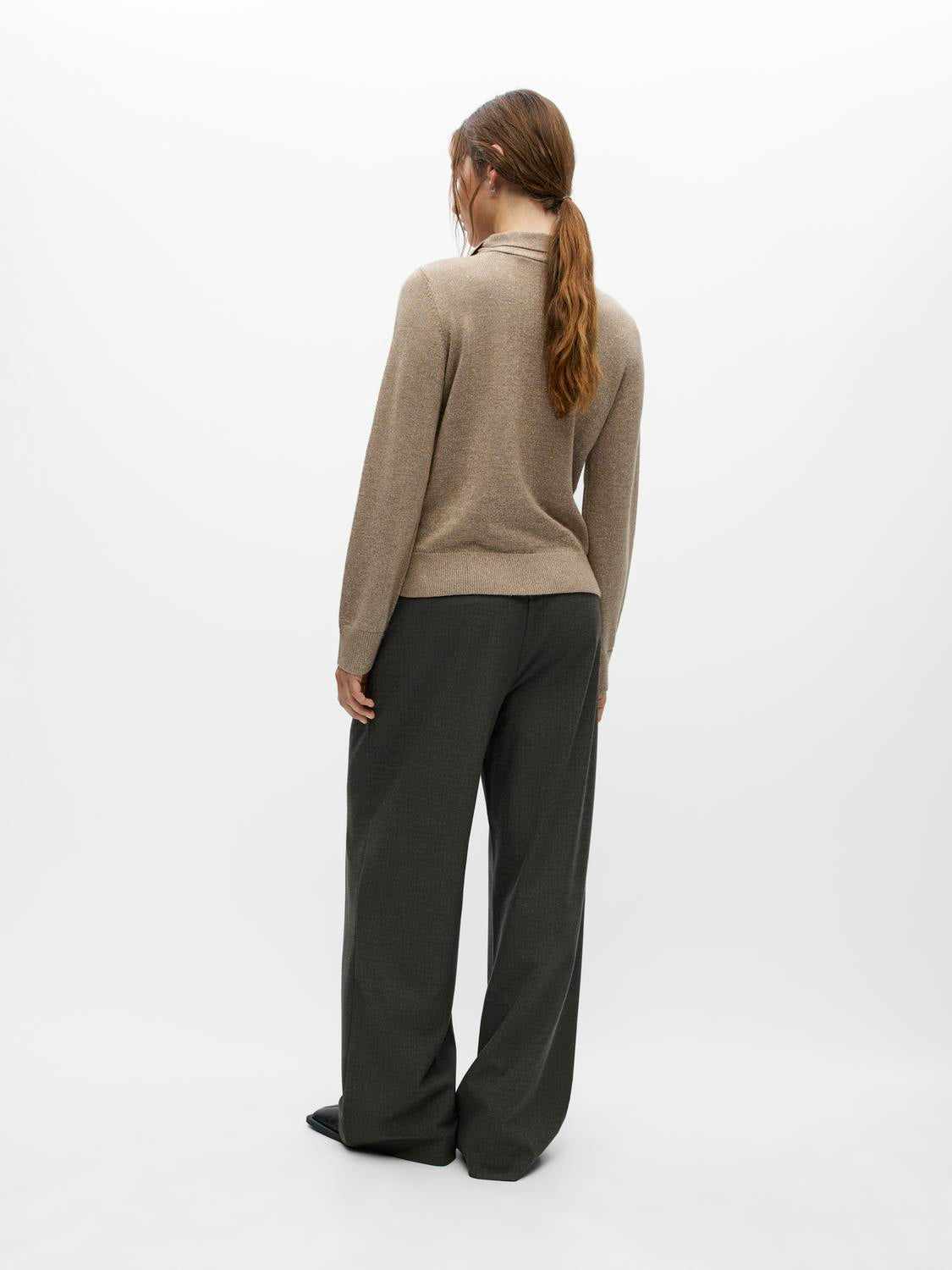 model_shot-back