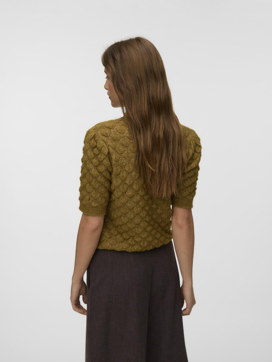 model_shot-back