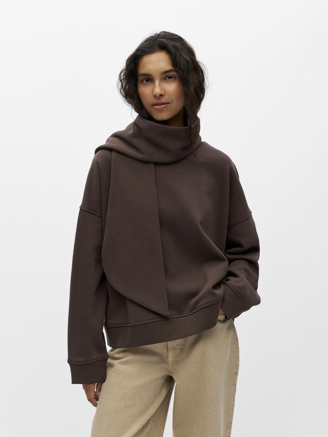 model_shot-front
