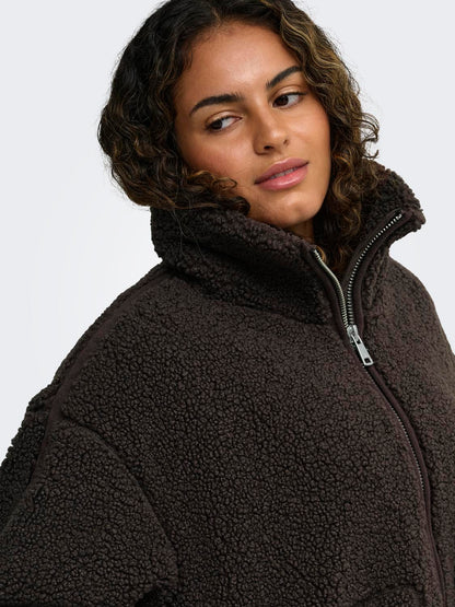 model_shot-detail