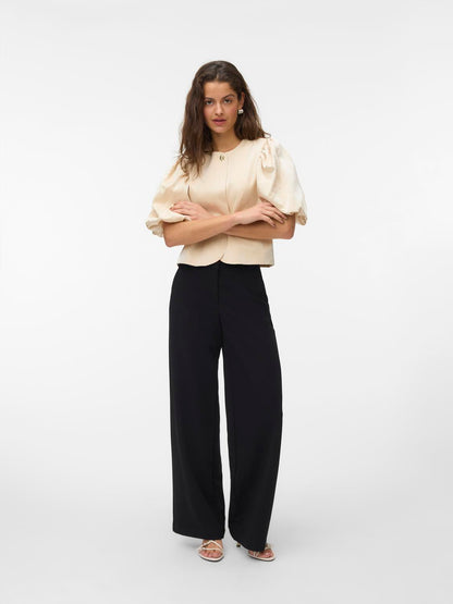 model_shot-front