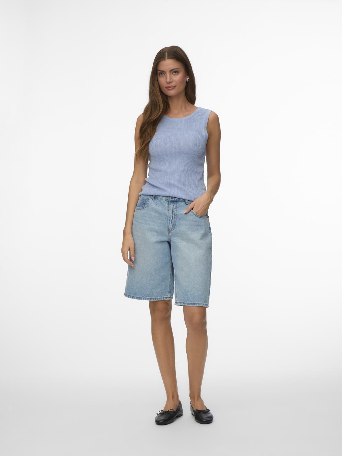 model_shot-front