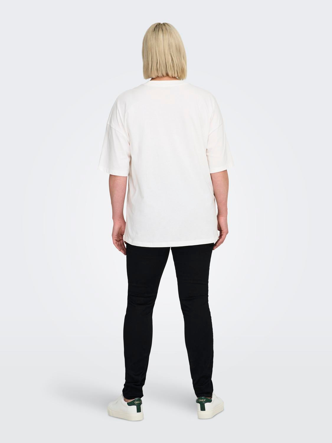 model_shot-back