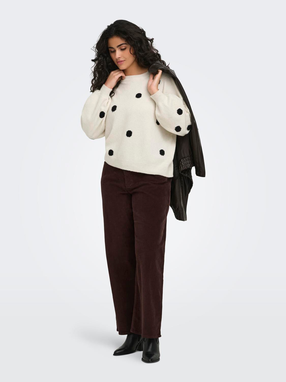 model_shot-front_full