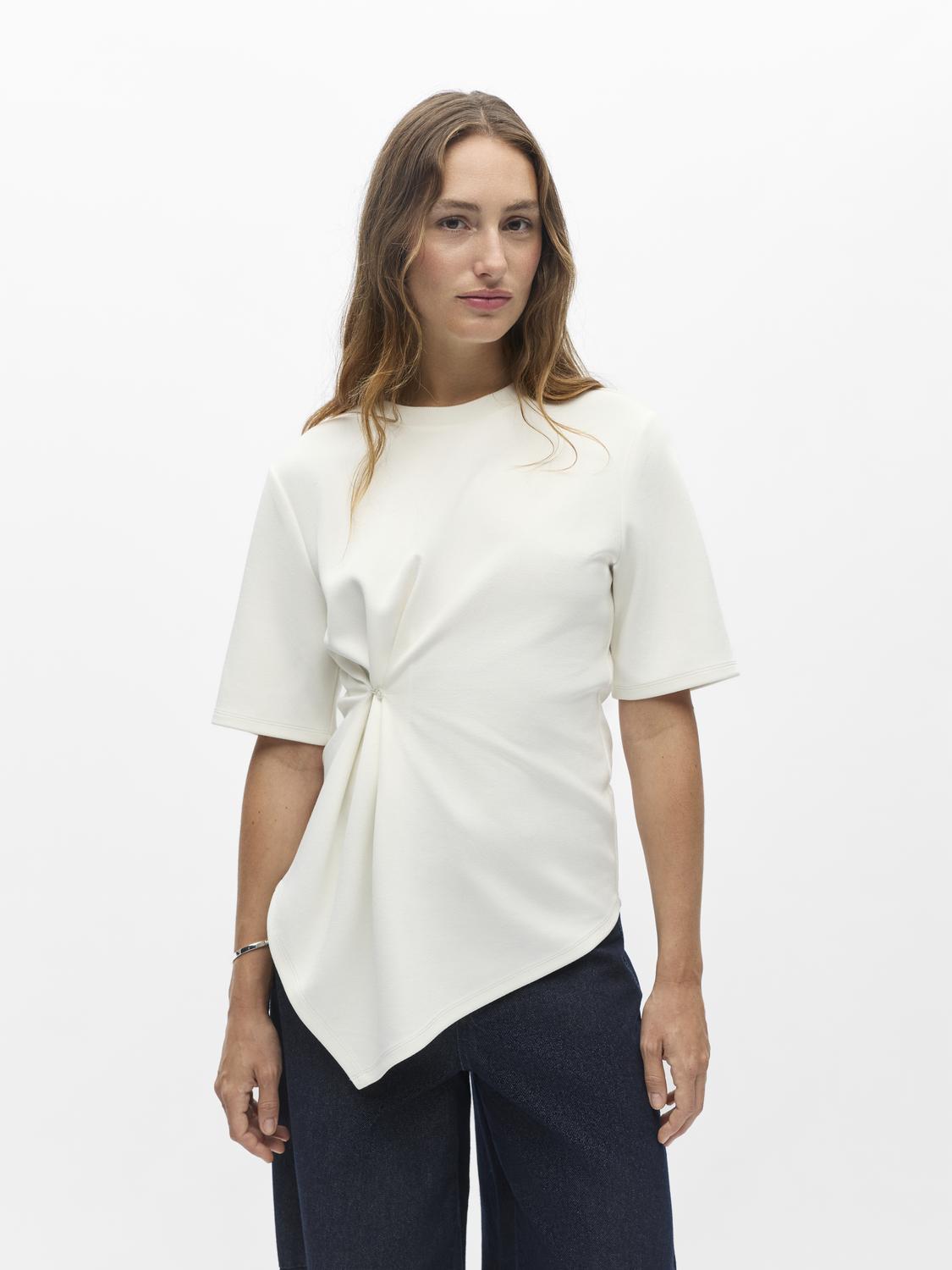 model_shot-front