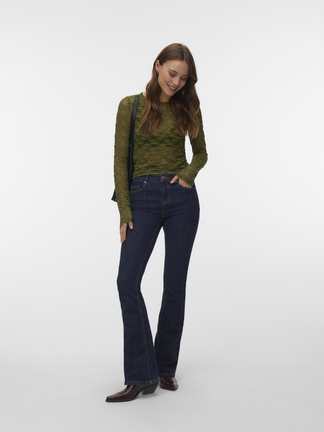 model_shot-front
