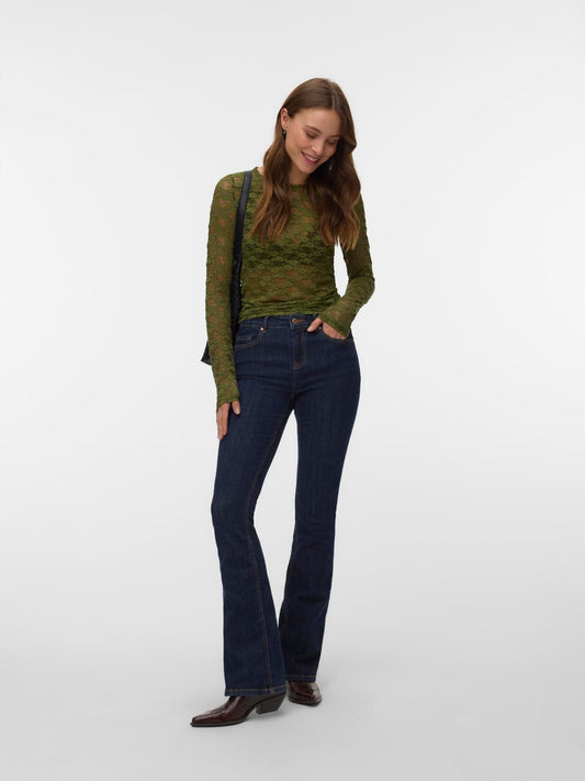 model_shot-front