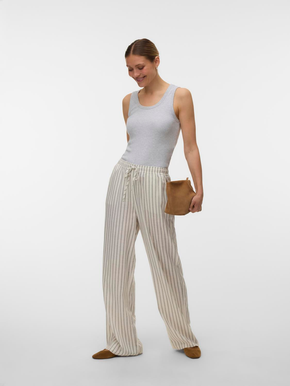 model_shot-front