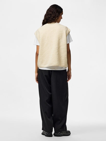 model_shot-back