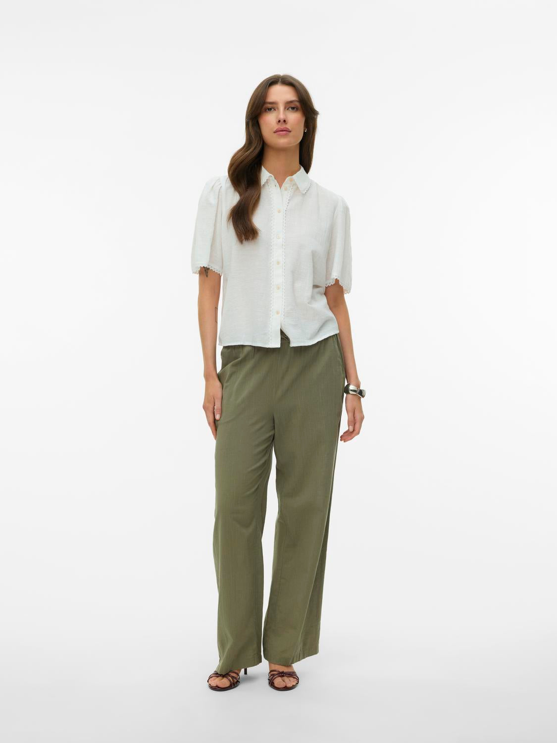 model_shot-front