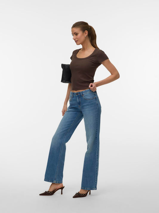 model_shot-front